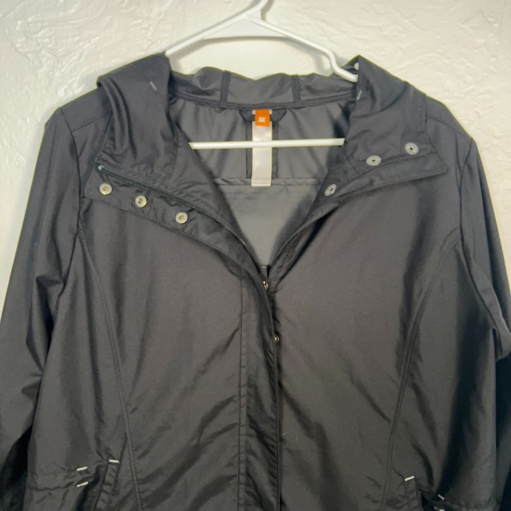 Lucy Packable Hooded Jacket Black Lightweight Windbreaker L Outdoors Active - Picture 12 of 12